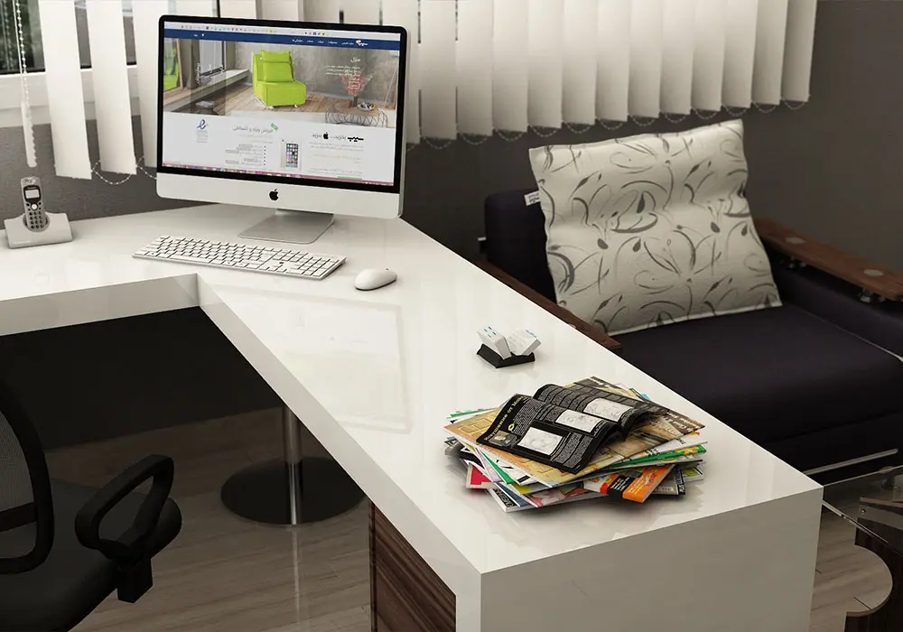 مبل تختخوابشو مدل اوپال که در دفتر کار قرار دارد و روی میز یک کامپیوتر وجود دارد که صفحه نمایش آن وبسایت مبلمان سیب را نشان می دهد